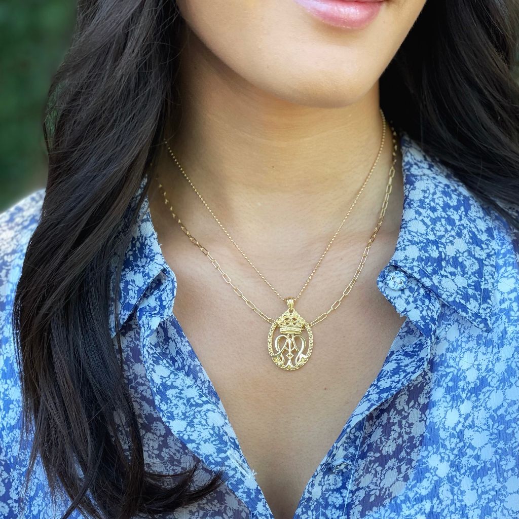 Openwork French Auspice Maria Pendant in Gold Vermeil, 27mm