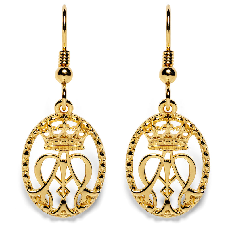 Earrings in Gold Vermeil representing Auspice Maria in an oval shape.